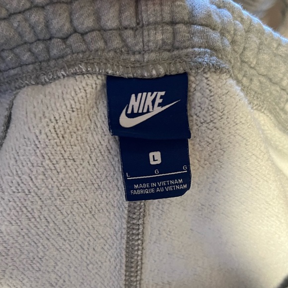 Men’s Nike Sweatpants - Picture 3 of 3